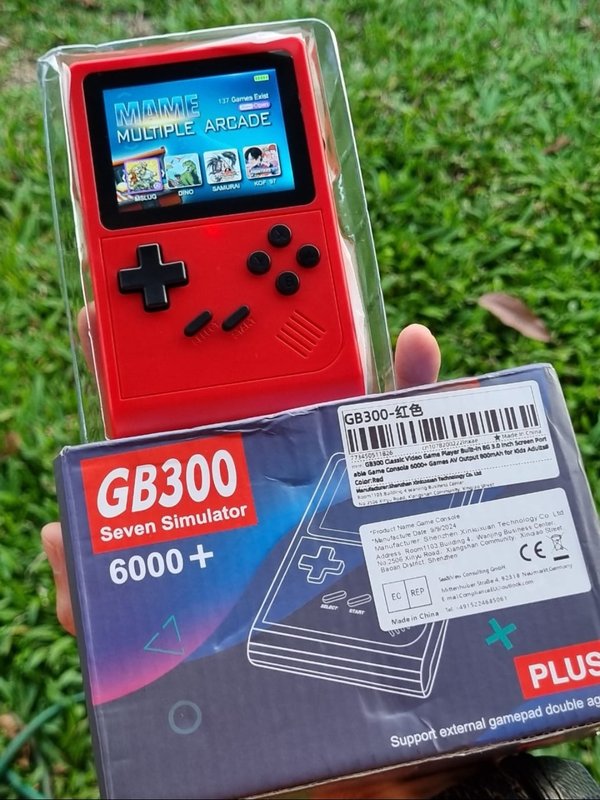 Consola Portatil GB300