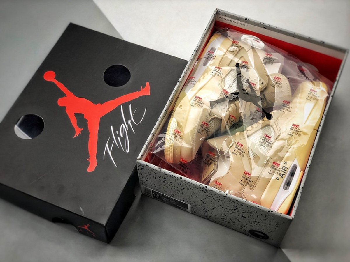 Off white x Jordan 4 - 2