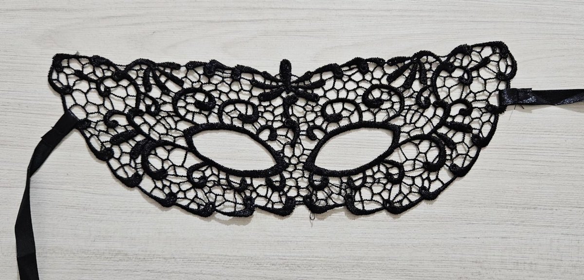 Antifaz de encaje - NEGRO  - Cod 04
