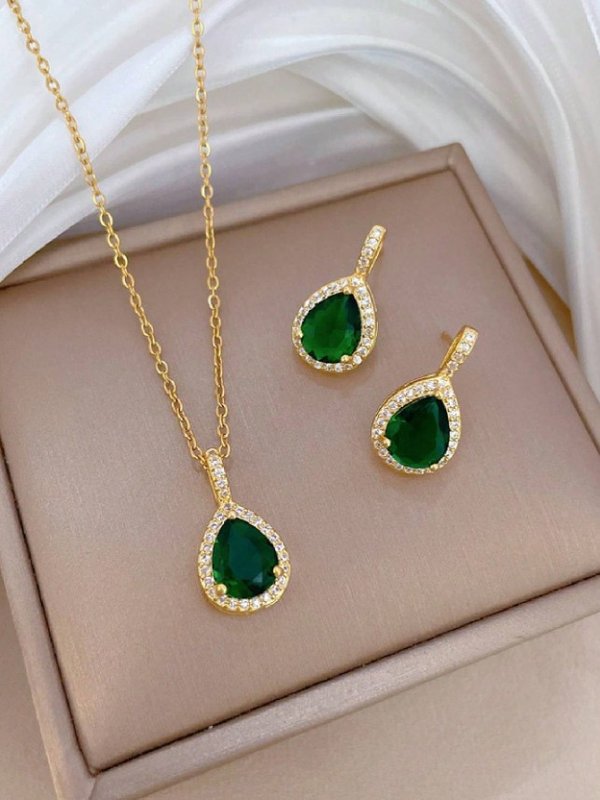 💚 Set de Collar y Aretes – Elegancia en cada detalle