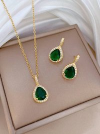 💚 Set de Collar y Aretes – Elegancia en cada detalle