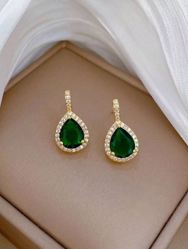 💚 Set de Collar y Aretes – Elegancia en cada detalle