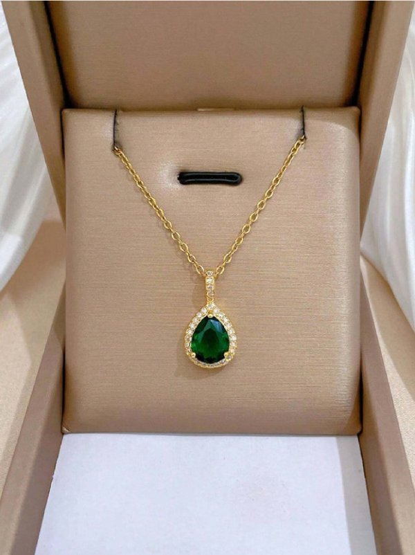 💚 Set de Collar y Aretes – Elegancia en cada detalle