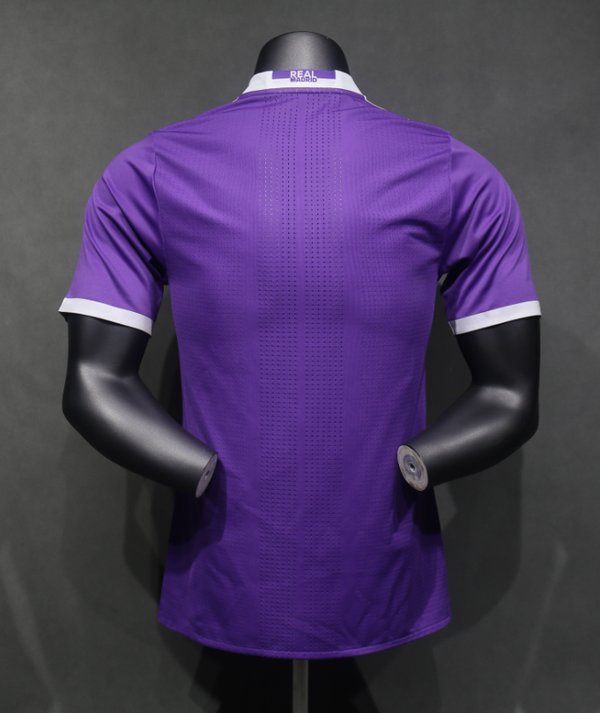 Real Madrid 2016/17 Away