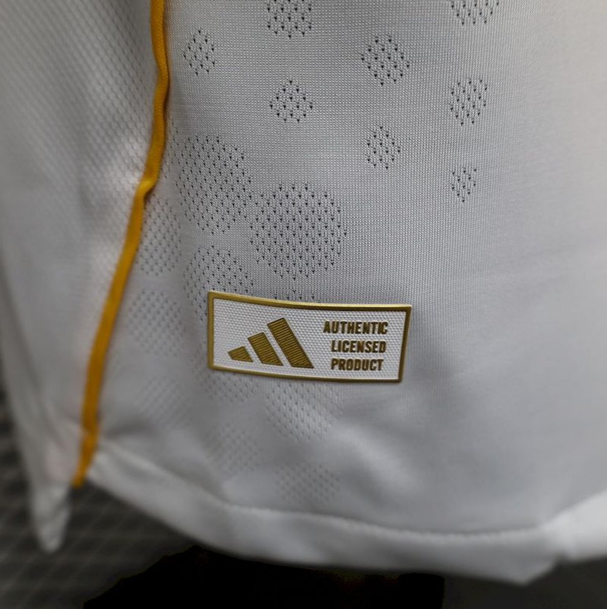 Real Madrid 2025-26 Home - 6