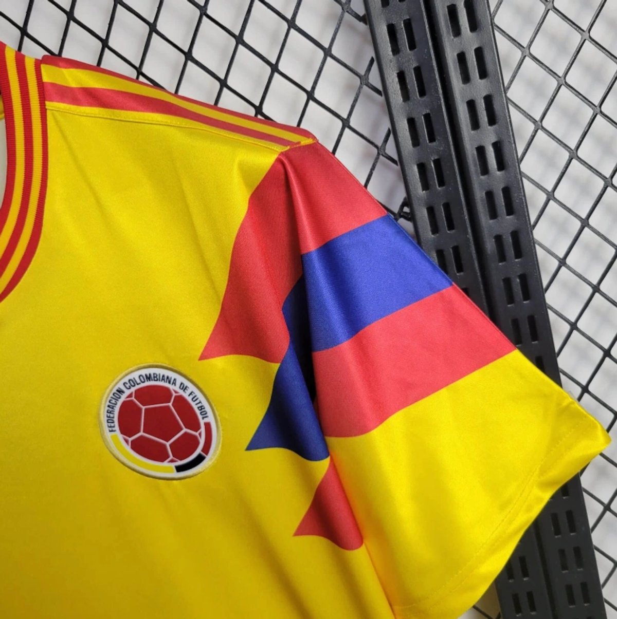 Colombia 1990 Home - 5