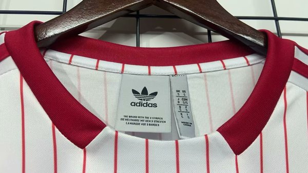 Remera de salida Benfica 2025/26