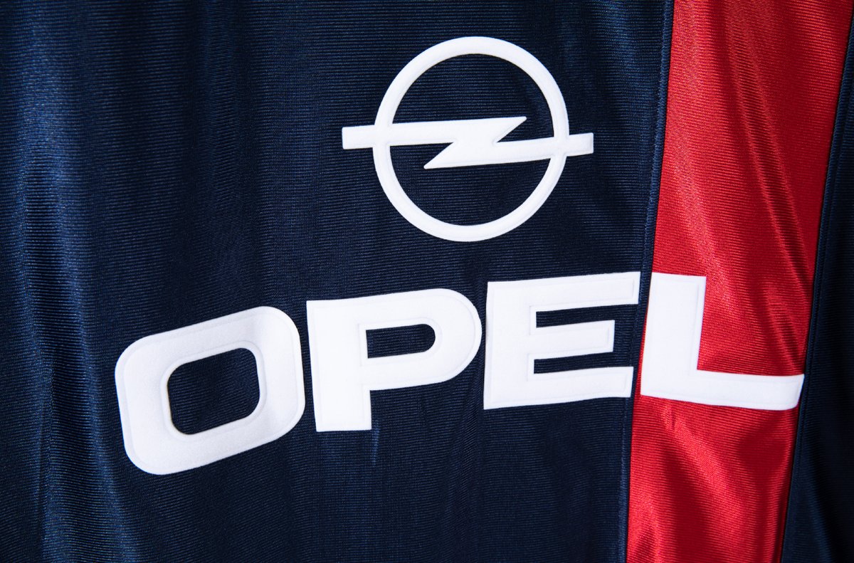 PSG 2001/02 Home - 6