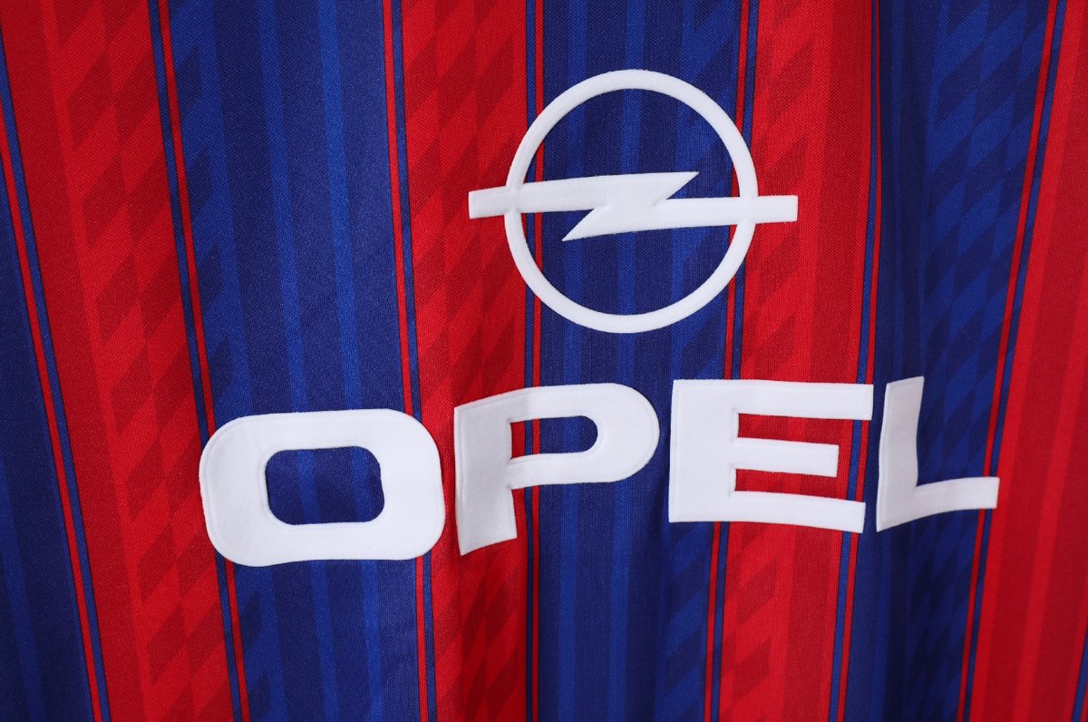 Bayern Munich 1995-96 Home - 4