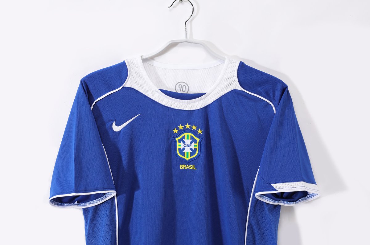 Brasil 2004 Away - 3