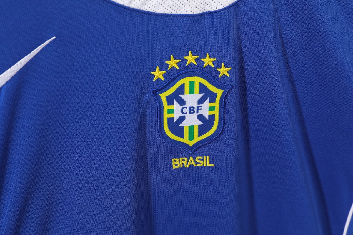 Brasil 2004 Away - 5