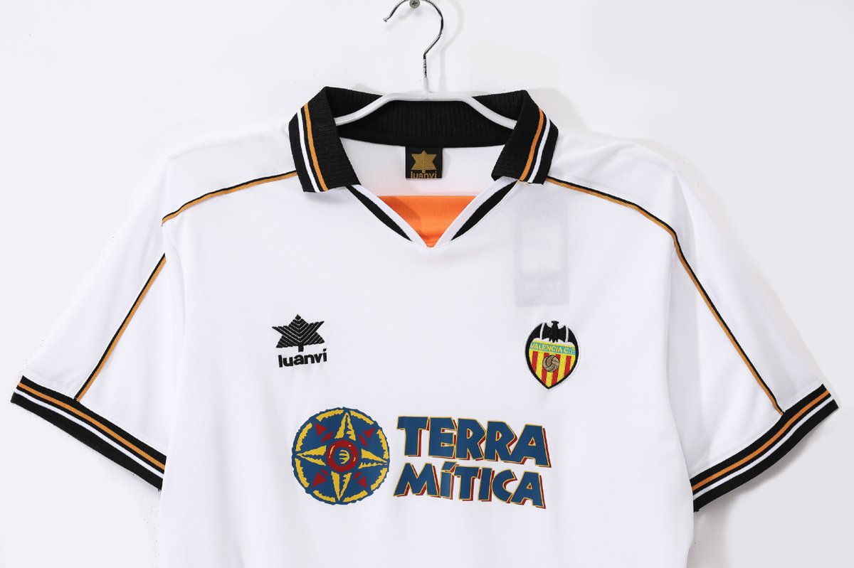 Valencia 1999/2000 Home - 3