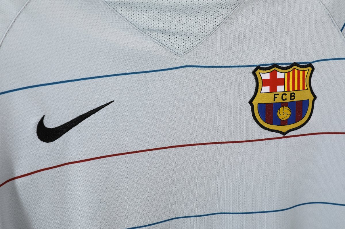 Barcelona 2003/2004 Away Mangas L. - 6