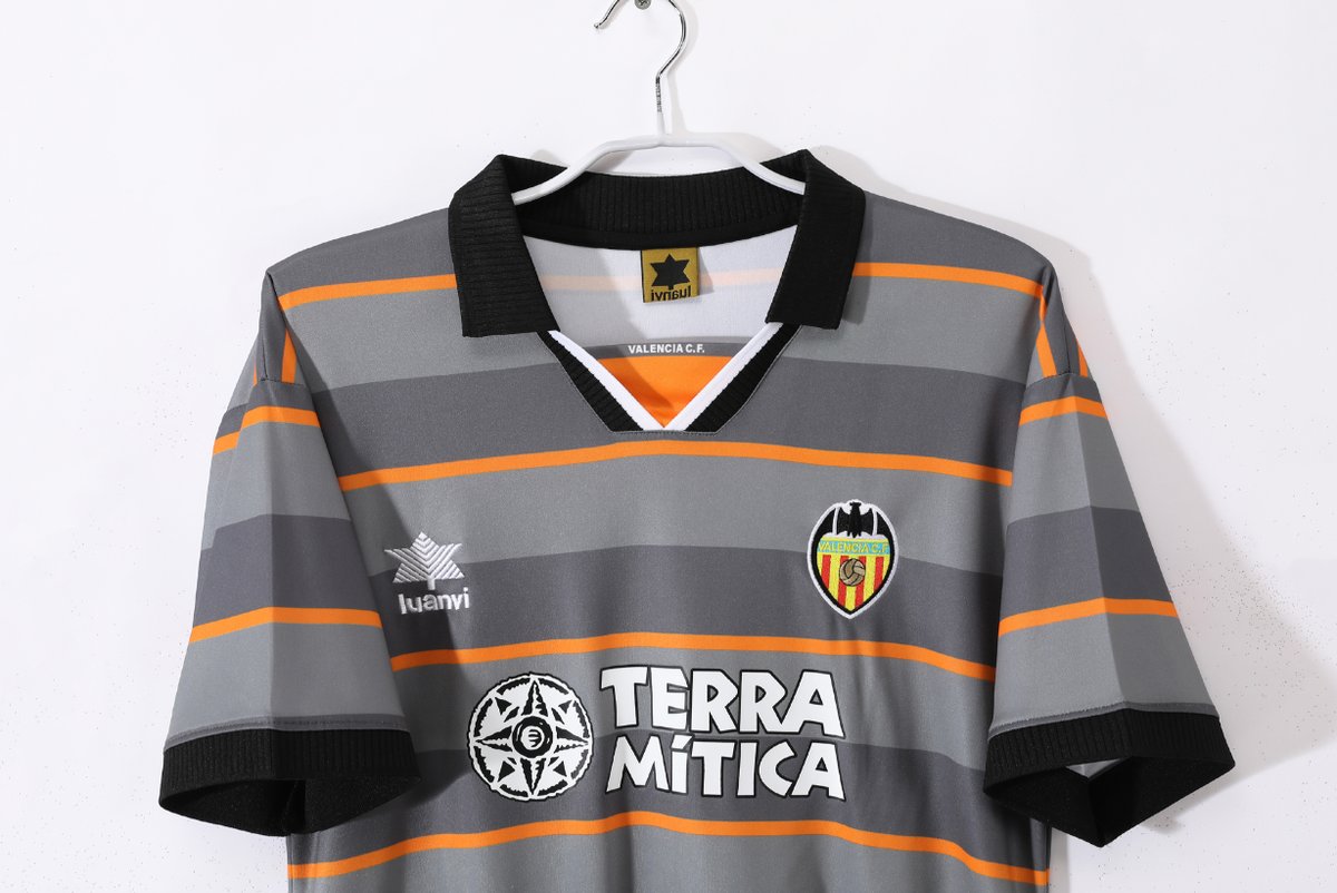 Valencia 1999/2000 third - 2