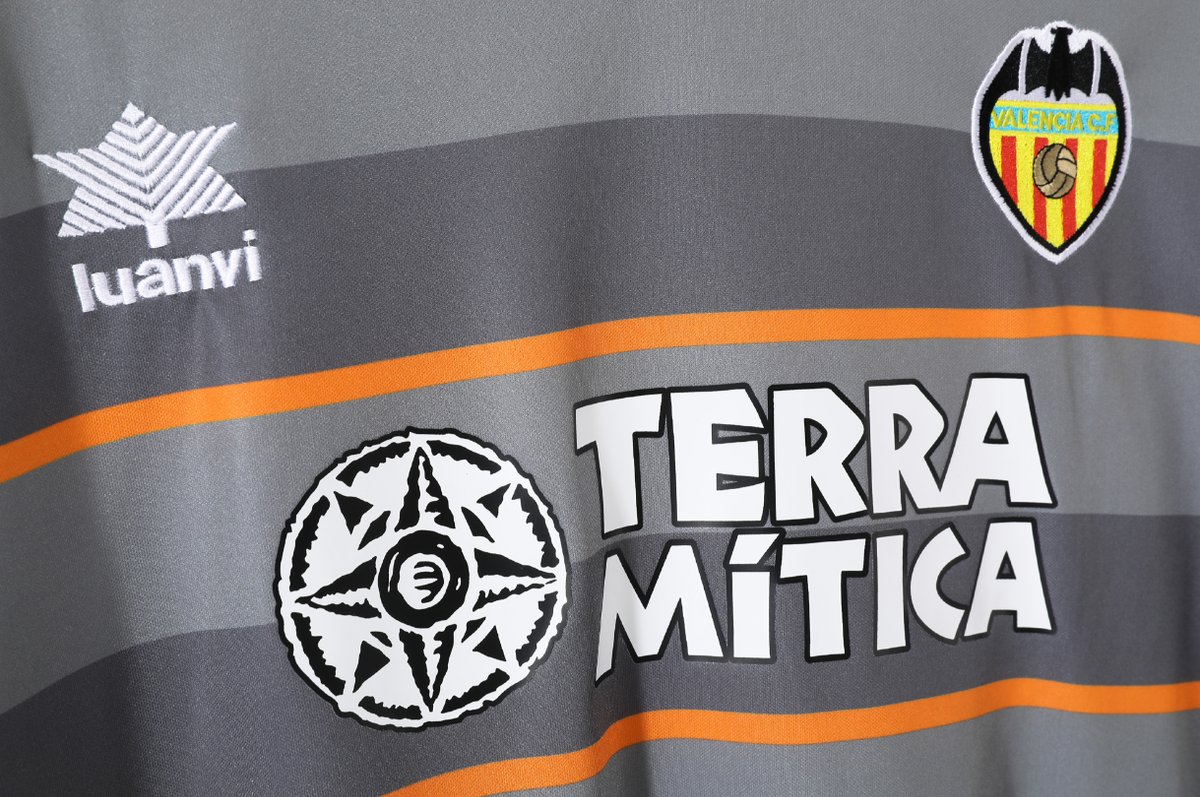Valencia 1999/2000 third - 6