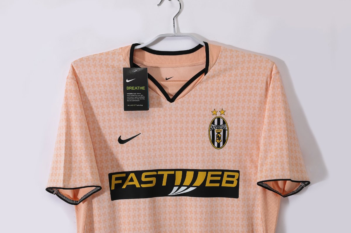 Juventus 2003/04 Away - 3