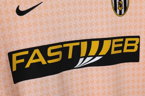 Juventus 2003/04 Away