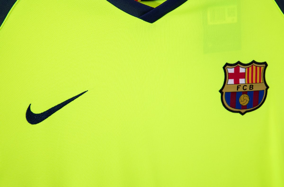 Barcelona 2005/2006 Away - 6