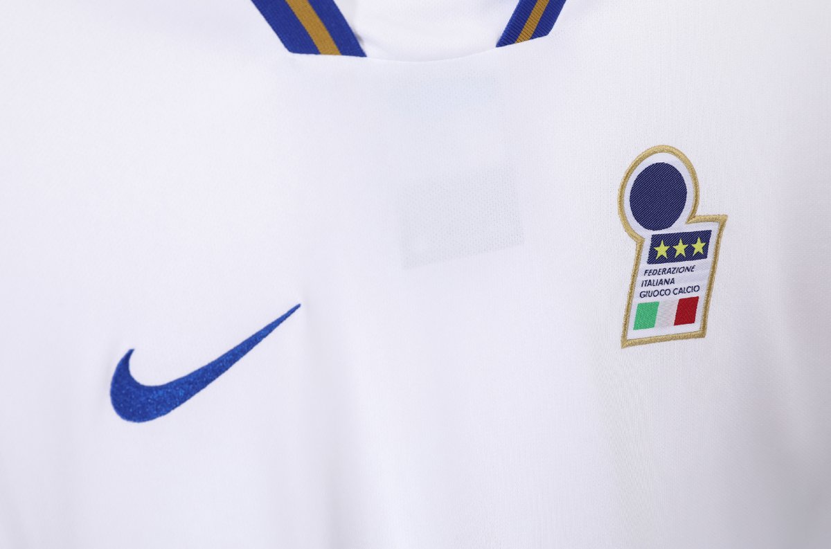 Italia 1996 Away - 3