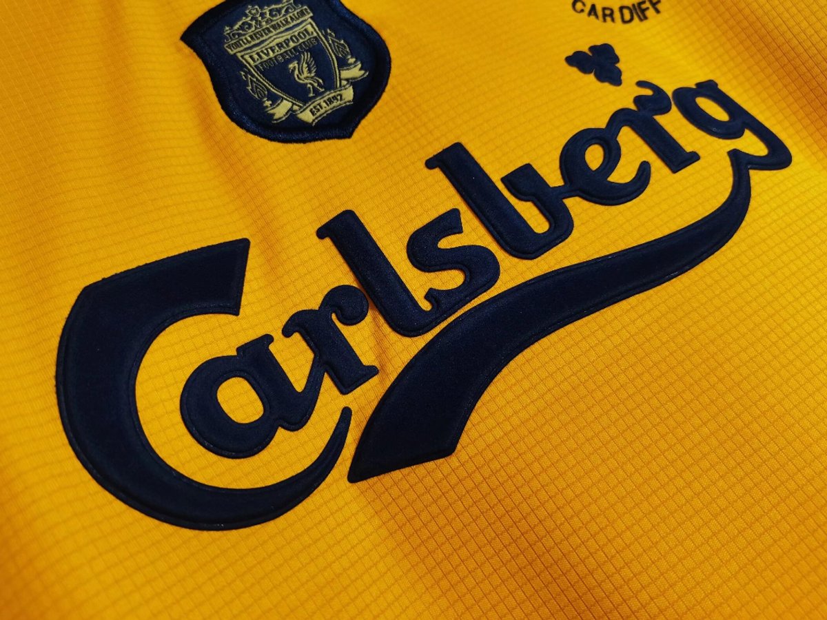 Liverpool 2000/2001 Away - 3