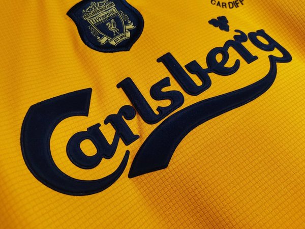 Liverpool 2000/2001 Away