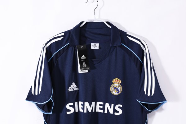 Real Madrid 2005/06 Away
