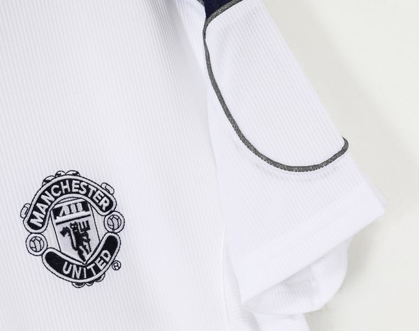 Manchester United 2000/2001 Away