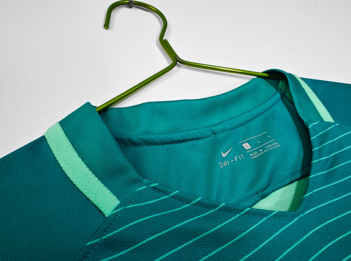 Barcelona 2016/2017 Away - 4