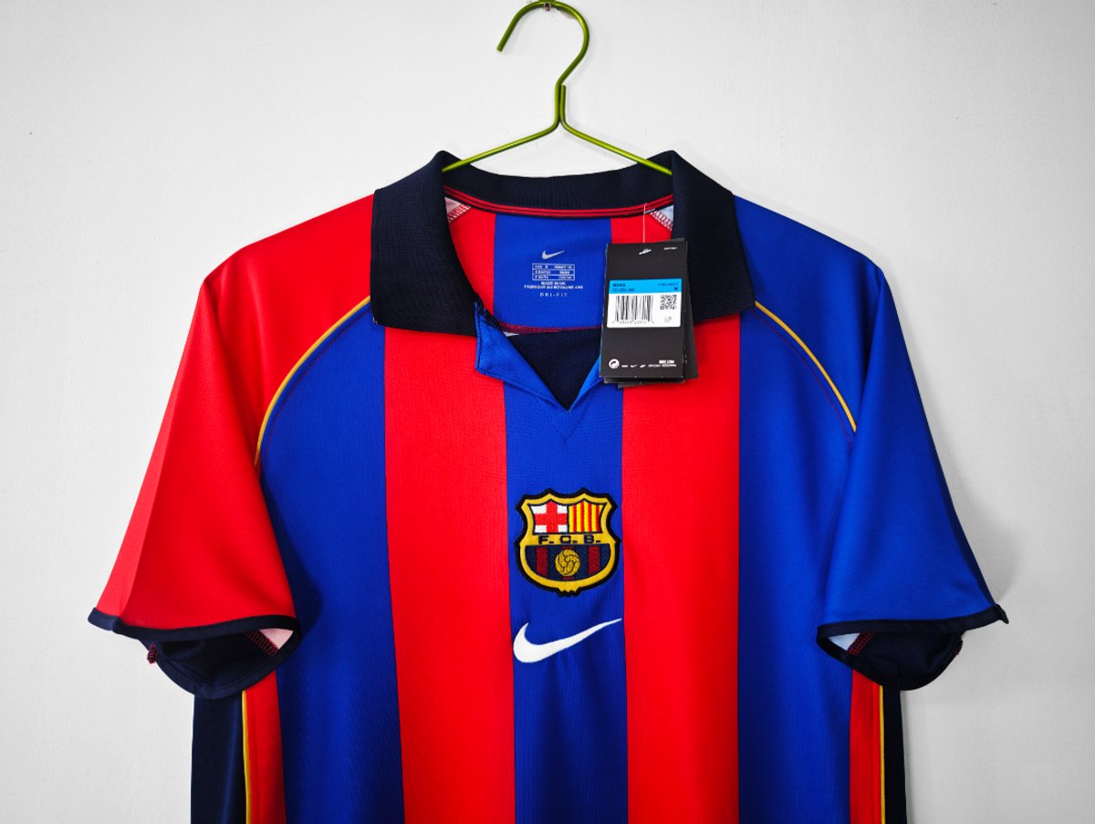 Barcelona 2001/2002 Home - 3