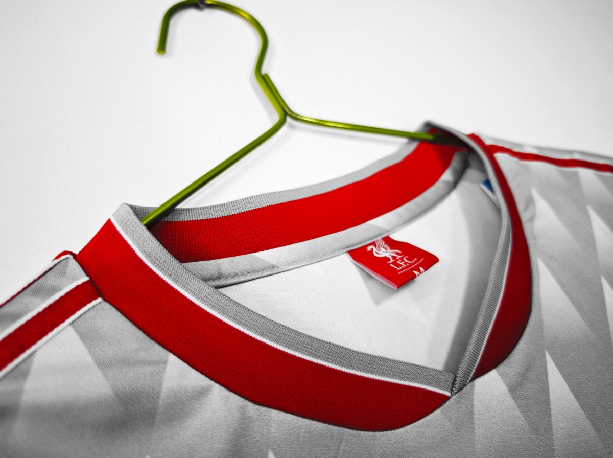 Liverpool 1989/1990 Away - 4