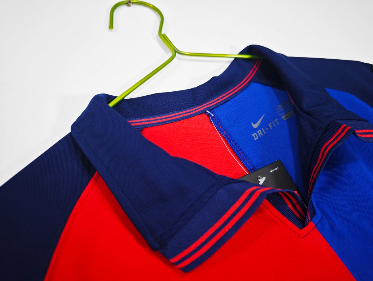 Barcelona 1999/2000 Home - 4