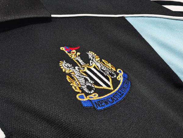 Newcastle 2000/2001 Away