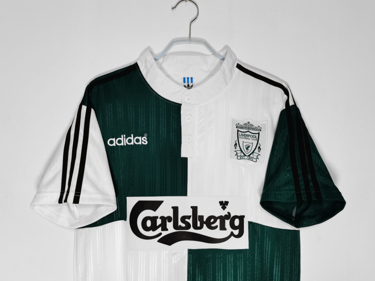 Liverpool 1995/1996 Away - 3