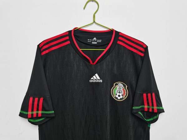 Mexico 2010 Away