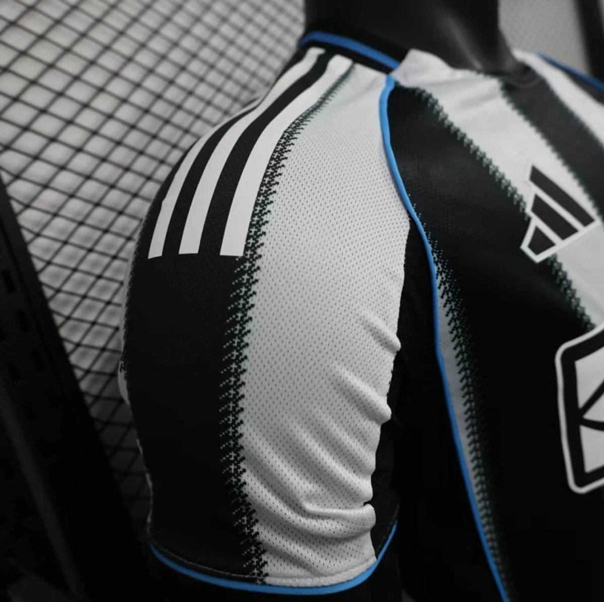 Newcastle 2025/2026 Home - 4