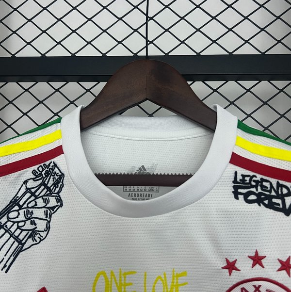 Ajax 2025/2026 Edición Especial