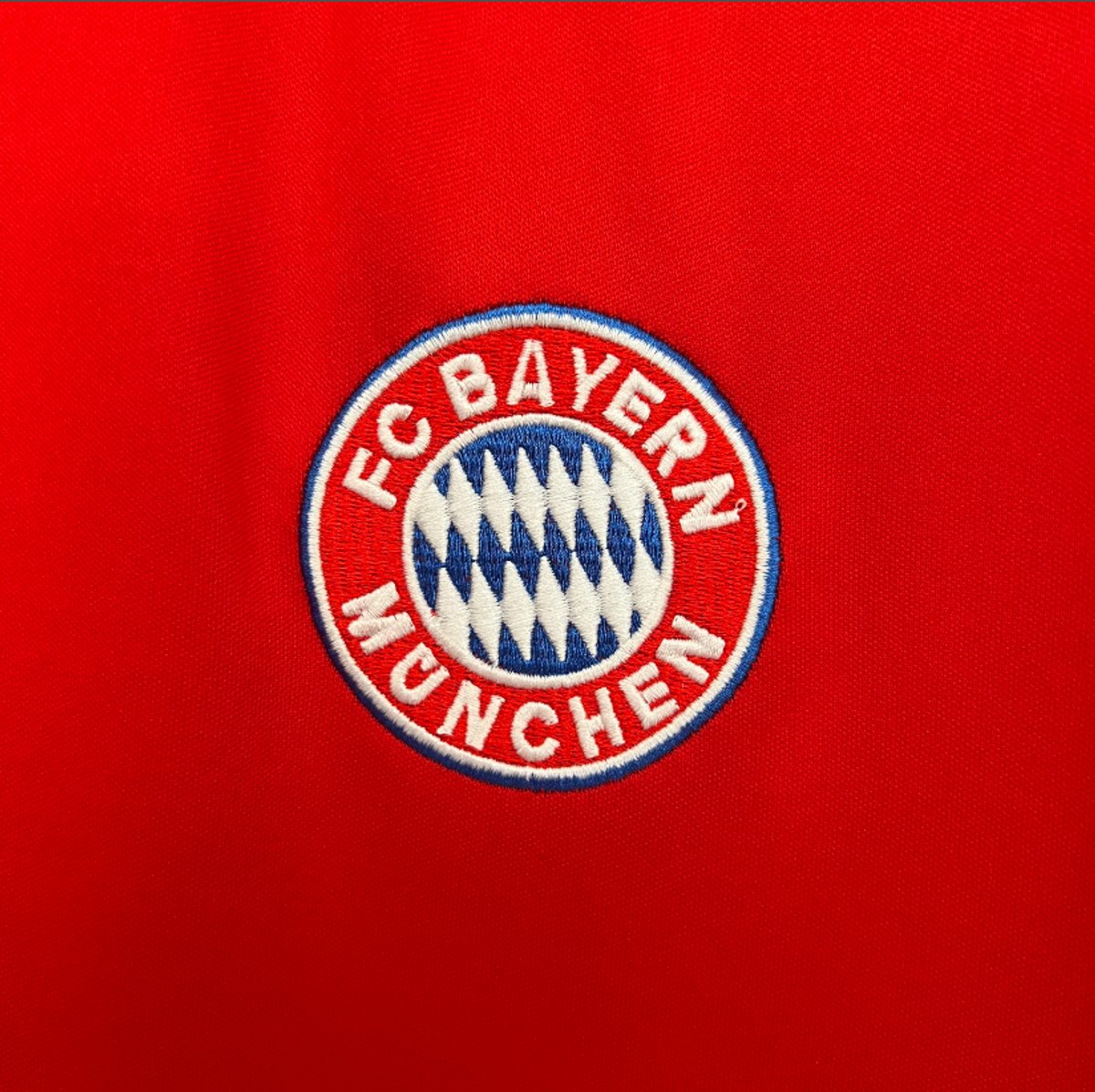 Bayern Munich 2000/2001 Home - 7