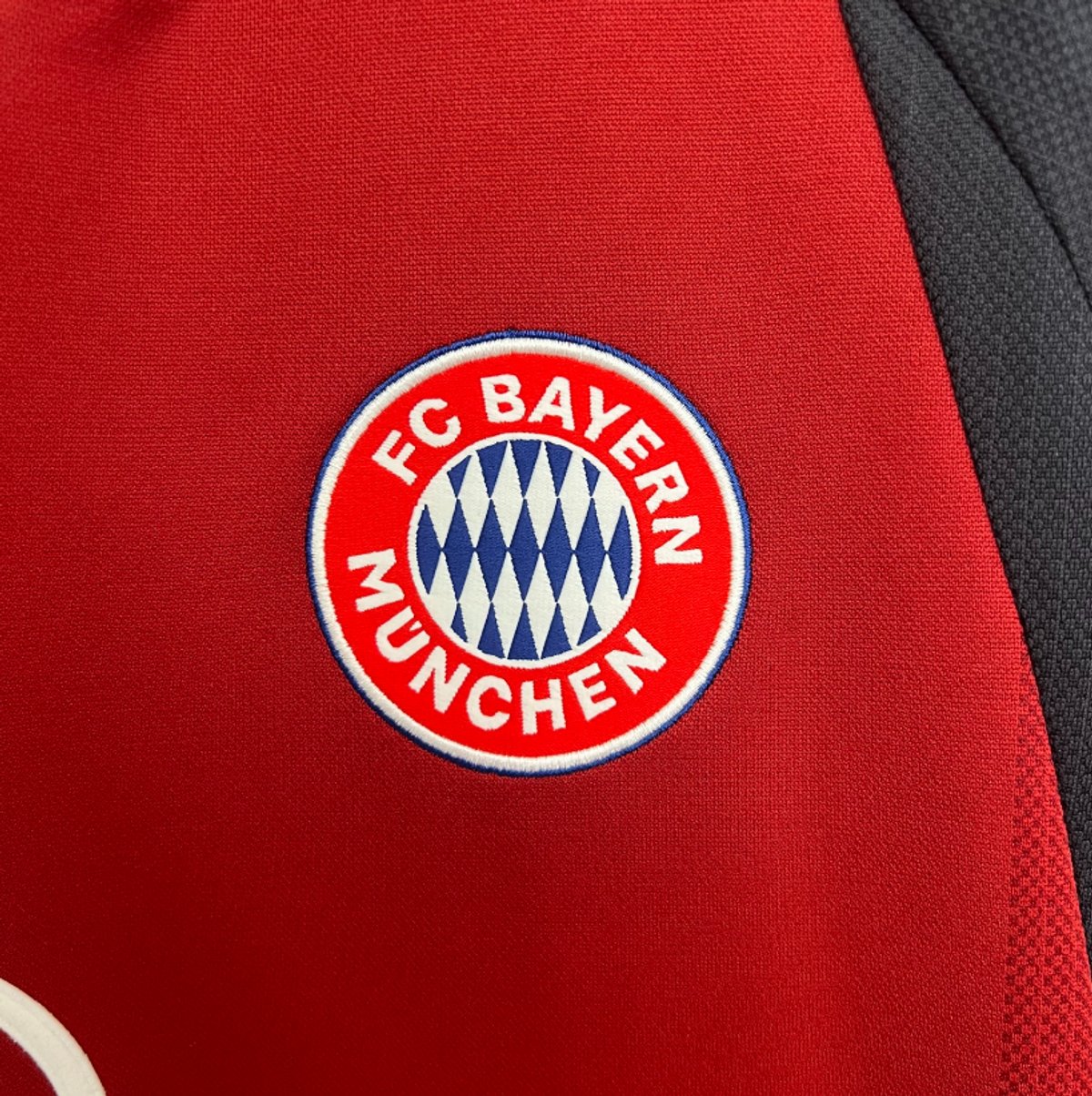 Bayern Munich 2001/2002 Home - 4