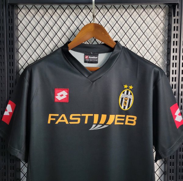 Juventus 2001/2002 Away