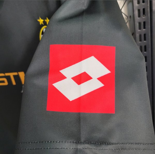 Juventus 2001/2002 Away