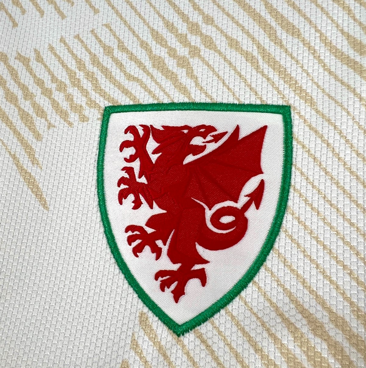 Gales 2026 Away  - 5