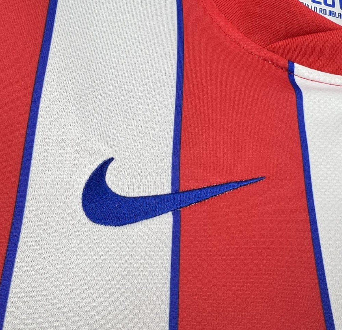 Atletico de Madrid 2011/2012 Home - 4