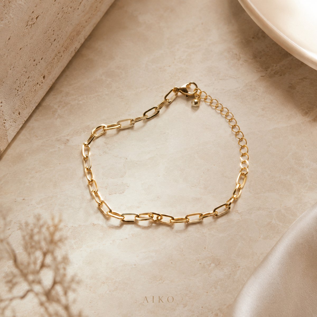 Pulsera dorada de eslabones alargados - 3