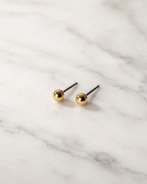 Aretes dorados de bolita