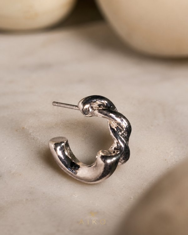 Aretes tipo argolla trenzada