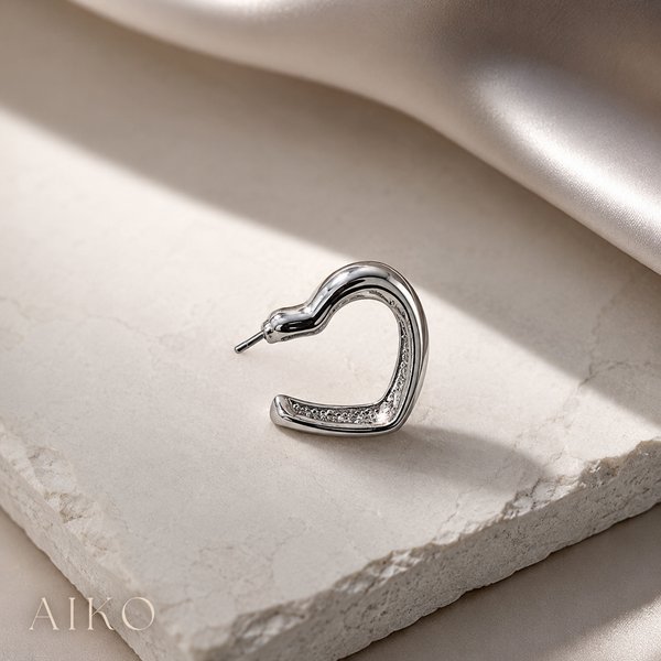 Aretes tipo corazón metálico