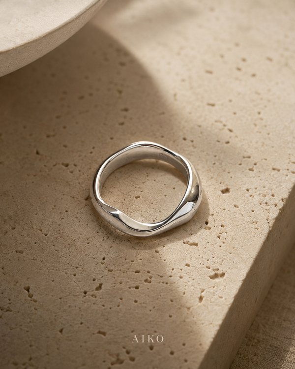Anillo orgánico ondulado