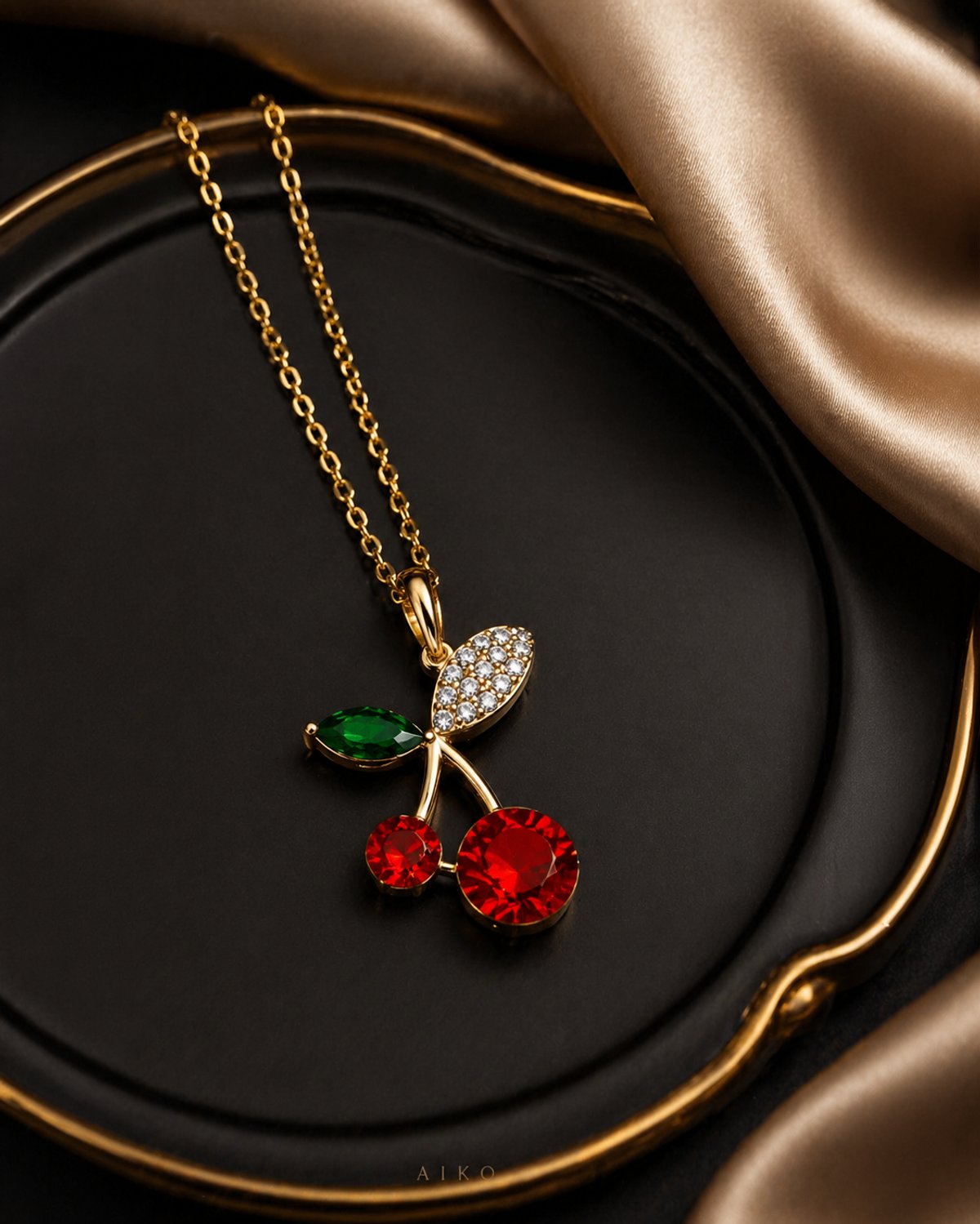 Collar dorado con dije de cereza - 2