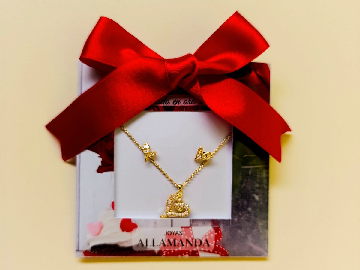 Conjunto de colgante y aros OMIMBI