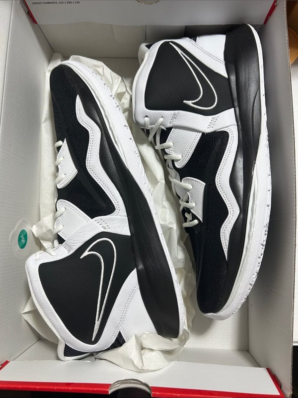 Nike Kyrie Infinity – Black / White (Calce 5.5us)